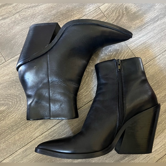 Steve Madden Clarise Black Leather Pointed Toe Chunky Heel Ankle Booties. Size 7 - Picture 8 of 8